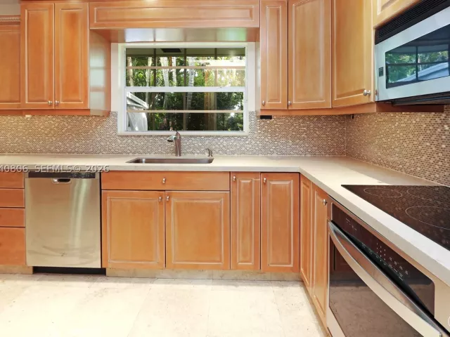 Продажа дома по адресу 1030 Polk St - фото 8868429