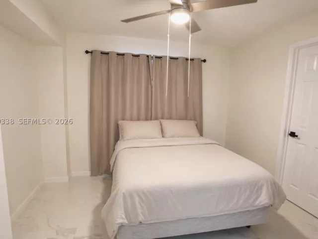 Продажа дома по адресу 1860 NW 81st St - фото 8861699
