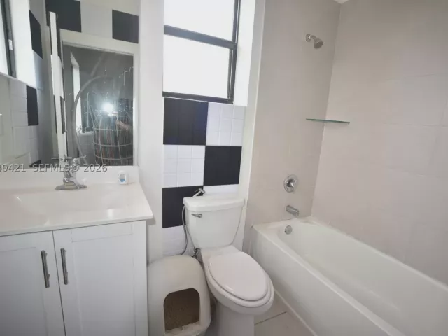 Продажа дома по адресу 21404 NE 3rd Path - фото 8861684