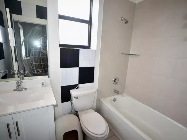 Продажа дома по адресу 21404 NE 3rd Path - фото 8861685
