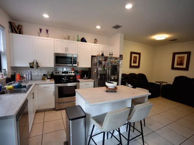 Продажа дома по адресу 21404 NE 3rd Path - фото 8861679