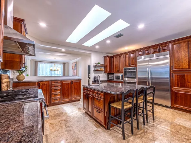 Продажа дома по адресу 1985 Parkside Circle S - фото 8920598