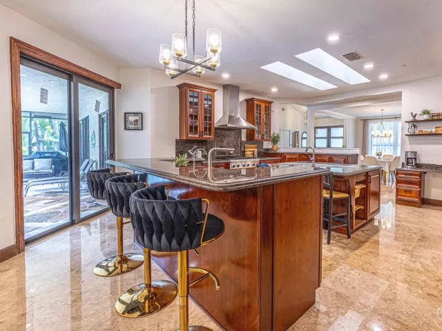 Продажа дома по адресу 1985 Parkside Circle S - фото 8920600
