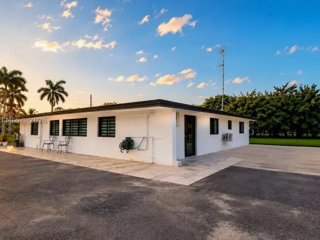 Продажа дома по адресу 19790 SW 136th St - фото 8868579
