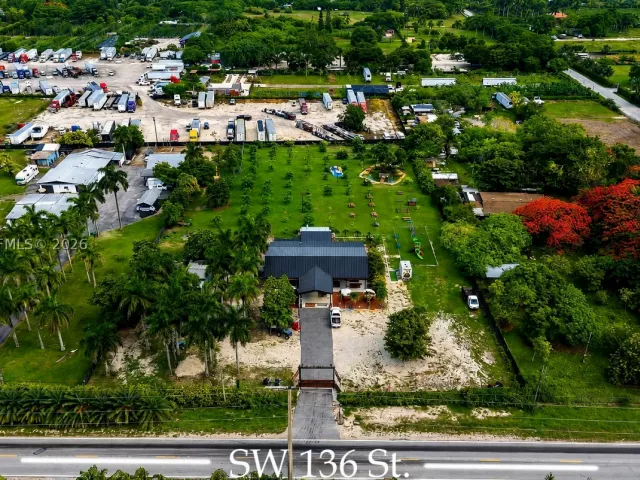 Продажа дома по адресу 19790 SW 136th St - фото 8868573