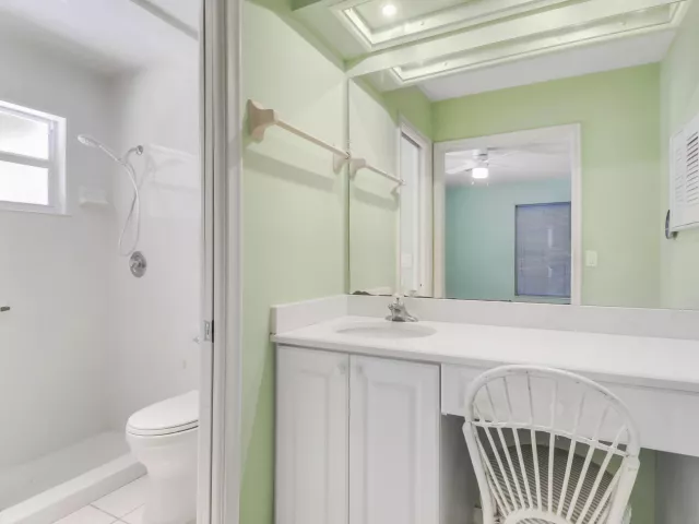 Продажа дома по адресу 6824 Lakeside Road - фото 9293459