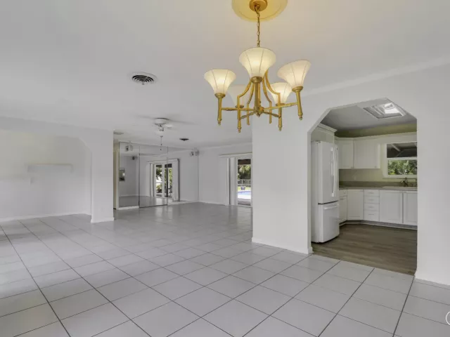 Продажа дома по адресу 6824 Lakeside Road - фото 9293463