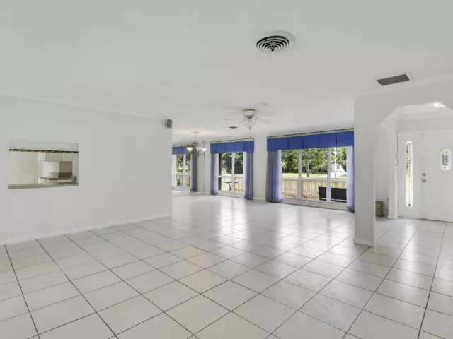 Продажа дома по адресу 6824 Lakeside Road - фото 9293465