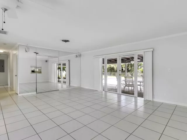Продажа дома по адресу 6824 Lakeside Road - фото 9293466