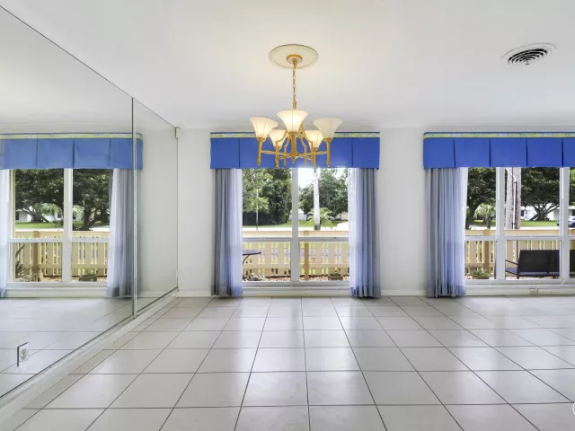 Продажа дома по адресу 6824 Lakeside Road - фото 9293470