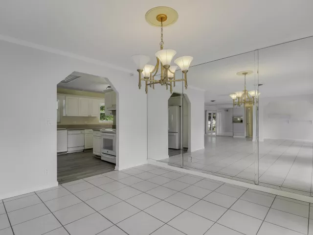 Продажа дома по адресу 6824 Lakeside Road - фото 9293471