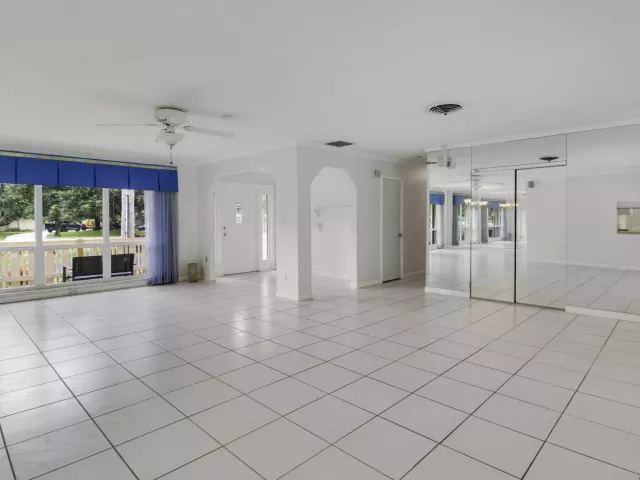 Продажа дома по адресу 6824 Lakeside Road - фото 9293473