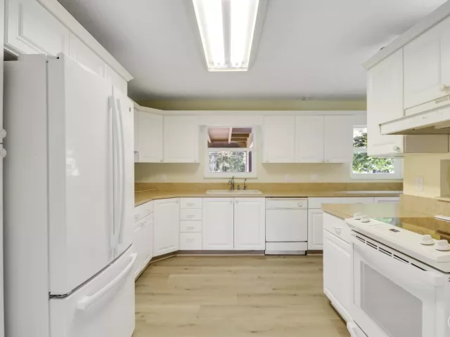 Продажа дома по адресу 6824 Lakeside Road - фото 9293478