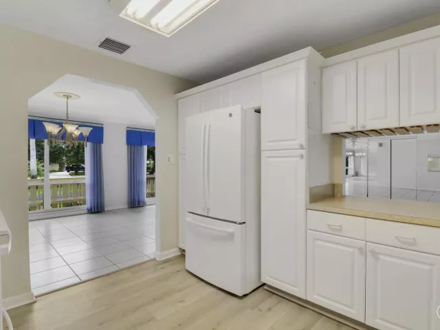 Продажа дома по адресу 6824 Lakeside Road - фото 9293482