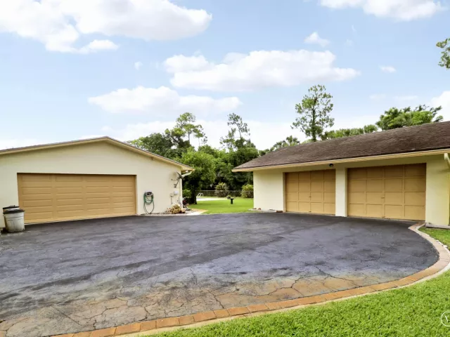 Продажа дома по адресу 6824 Lakeside Road - фото 9293484