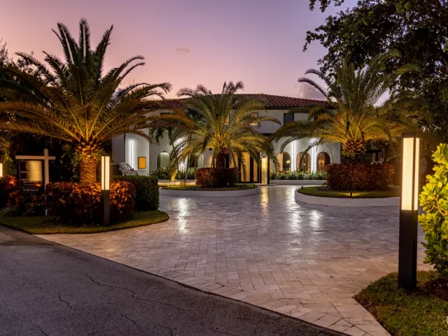 Продажа дома по адресу 290 NW 6th Street - фото 8901426