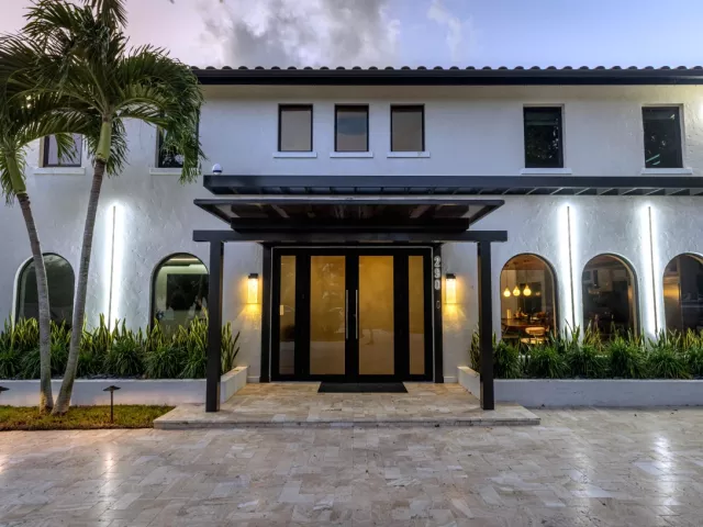 Продажа дома по адресу 290 NW 6th Street - фото 8901431