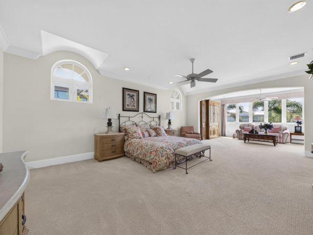 Продажа дома по адресу 704 Isle Of Palms Drive - фото 9057073