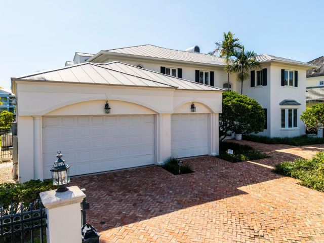 Продажа дома по адресу 704 Isle Of Palms Drive - фото 9057212
