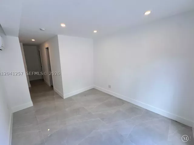 Продажа дома по адресу 19700 NE 11th Pl - фото 8900356