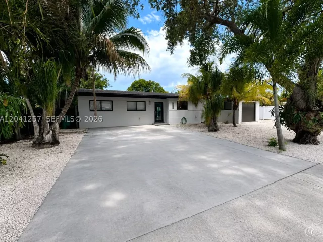 Продажа дома по адресу 19700 NE 11th Pl - фото 8900341
