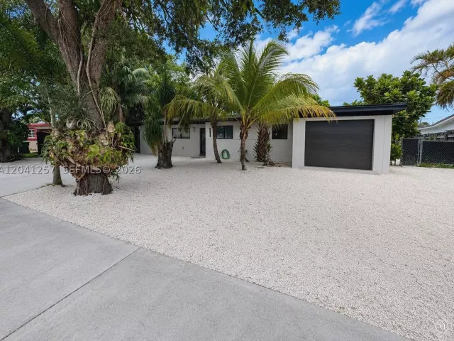 Продажа дома по адресу 19700 NE 11th Pl - фото 8900342