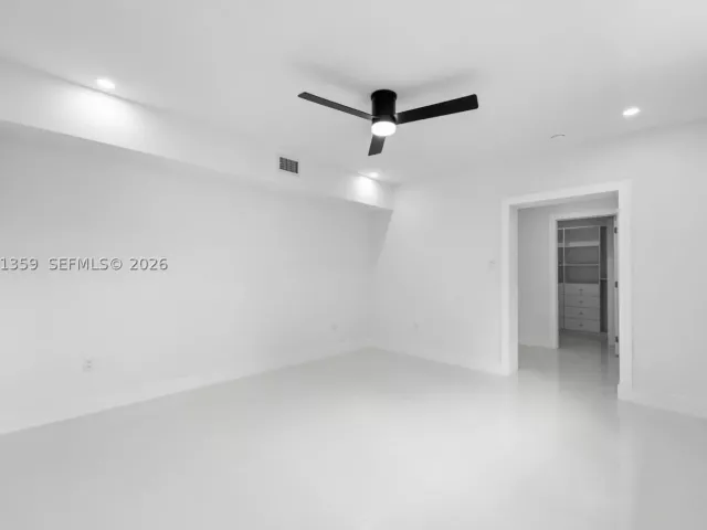 Продажа дома по адресу 2940 SW 12th St - фото 8862148