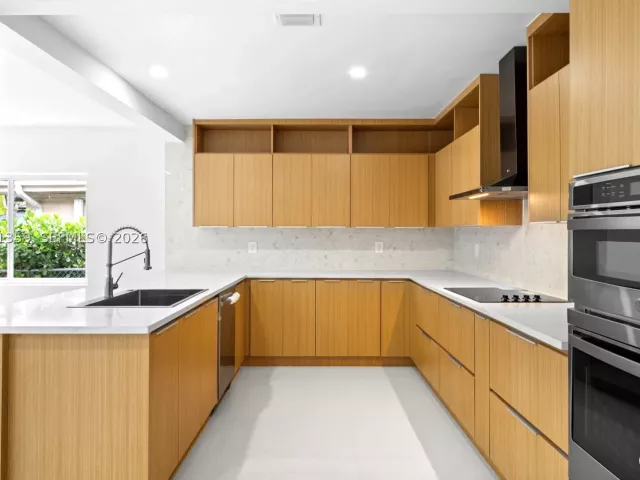 Продажа дома по адресу 2940 SW 12th St - фото 8862151