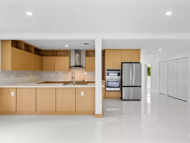Продажа дома по адресу 2940 SW 12th St - фото 8862154