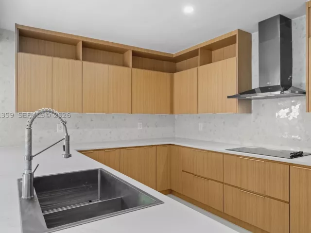 Продажа дома по адресу 2940 SW 12th St - фото 8862155