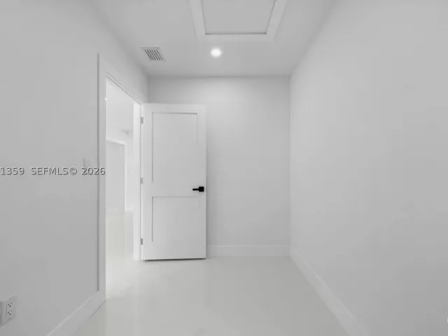 Продажа дома по адресу 2940 SW 12th St - фото 8862145