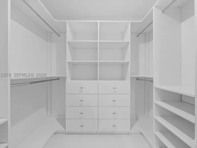 Продажа дома по адресу 2940 SW 12th St - фото 8862146