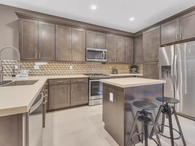 Продажа дома по адресу 11537 SW 13th Ct - фото 8899314