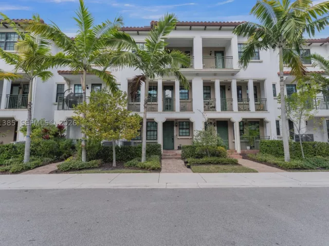 Продажа дома по адресу 11537 SW 13th Ct - фото 8899306