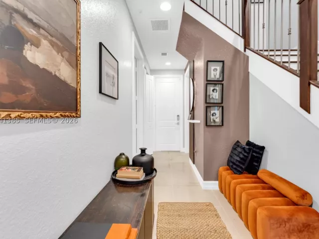 Продажа дома по адресу 11537 SW 13th Ct - фото 8899307
