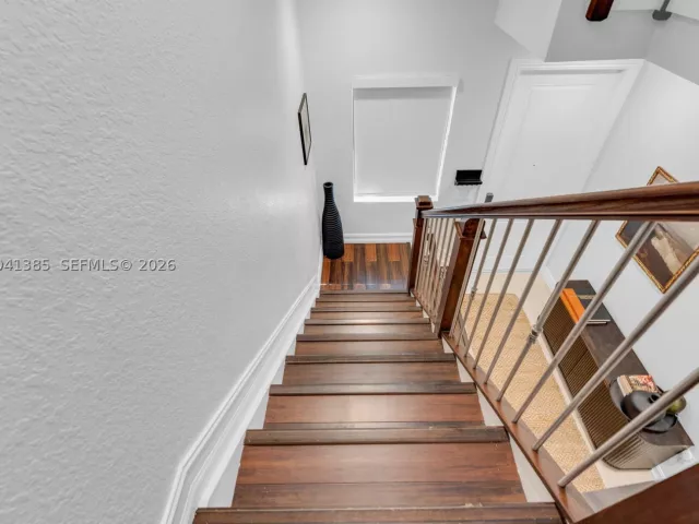 Продажа дома по адресу 11537 SW 13th Ct - фото 8899309
