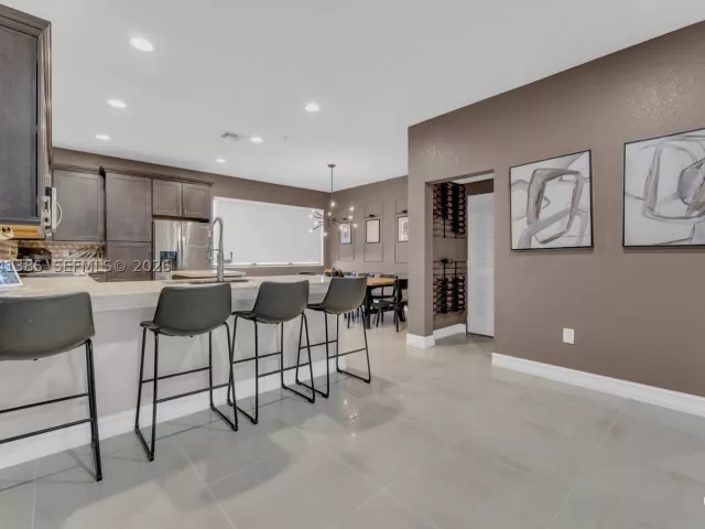 Продажа дома по адресу 11537 SW 13th Ct - фото 8899313