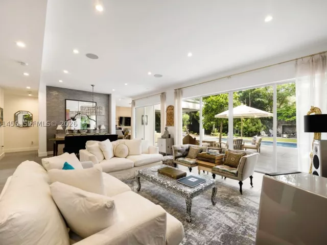 Продажа дома по адресу 3901 Kumquat Ave - фото 8888900