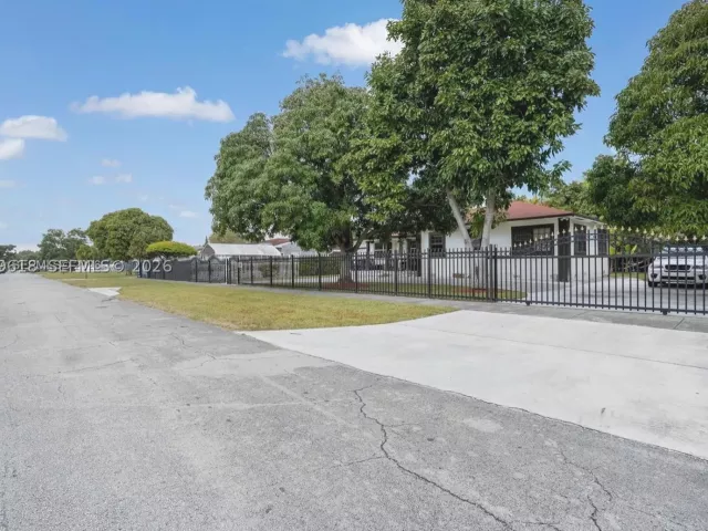 Продажа дома по адресу 65 NW 118th St - фото 8862600