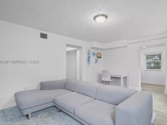 Продажа дома по адресу 65 NW 118th St - фото 8862591