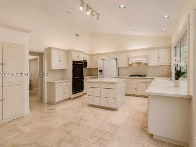 Продажа дома по адресу 13025 SW 108th Ave - фото 8869478