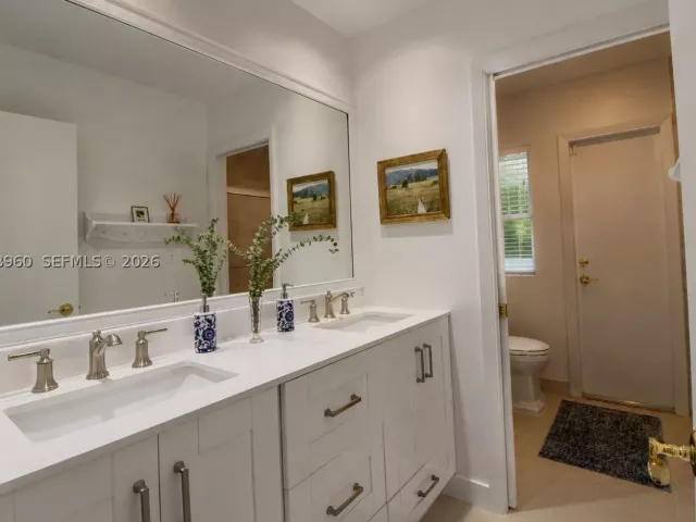Продажа дома по адресу 13025 SW 108th Ave - фото 8869482