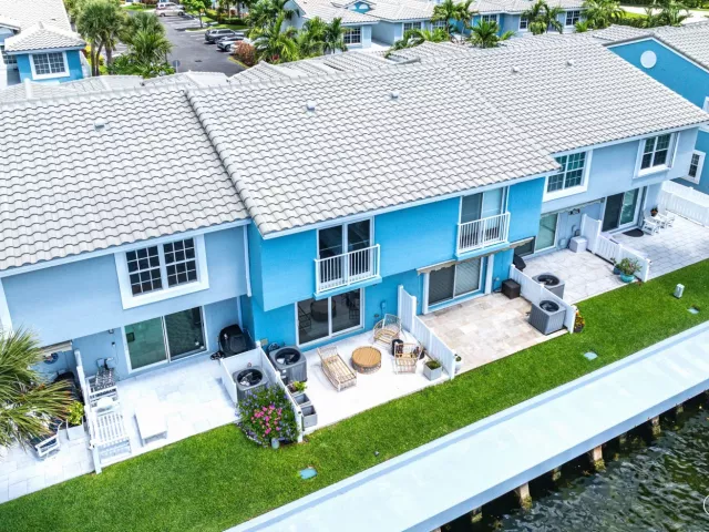 Продажа дома по адресу 900 E Jeffery Street - фото 9250148