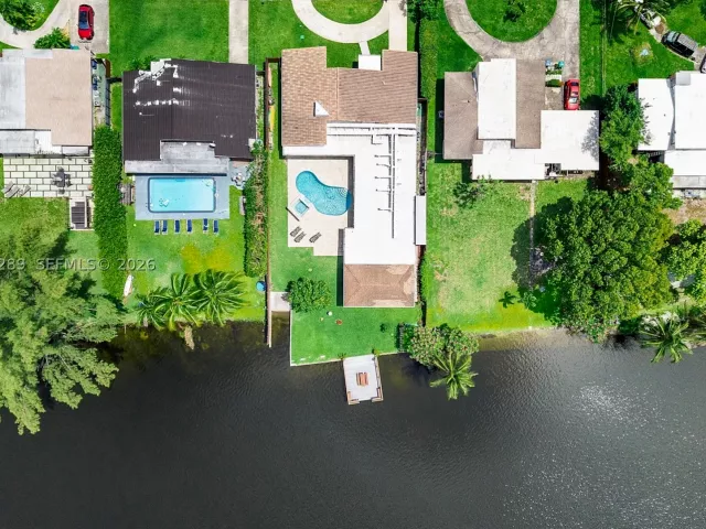 Продажа дома по адресу 2531 NE 195th St - фото 8921376