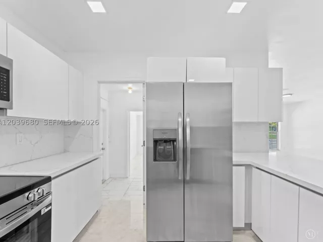 Продажа дома по адресу 110 NE 152nd St - фото 8917488