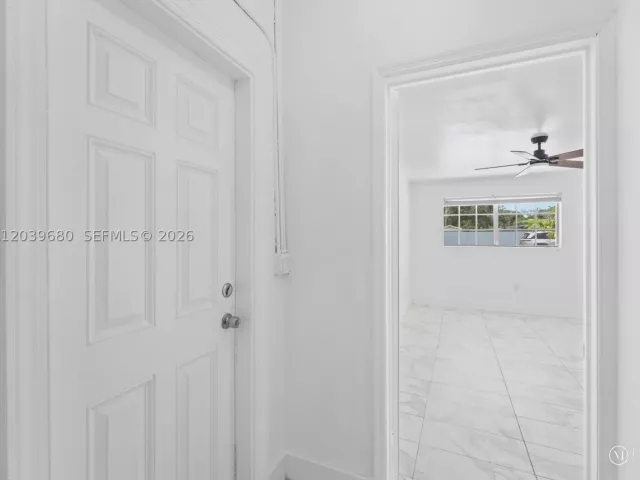 Продажа дома по адресу 110 NE 152nd St - фото 8917489