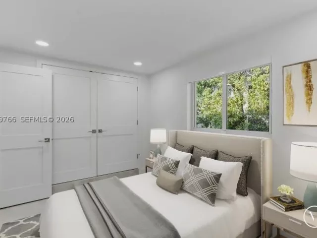 Продажа дома по адресу 291 E Shore Dr E - фото 9334979