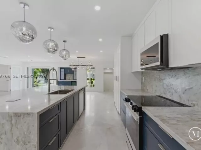 Продажа дома по адресу 291 E Shore Dr E - фото 9334962