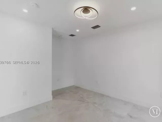 Продажа дома по адресу 291 E Shore Dr E - фото 9334980