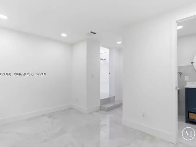 Продажа дома по адресу 291 E Shore Dr E - фото 9334986